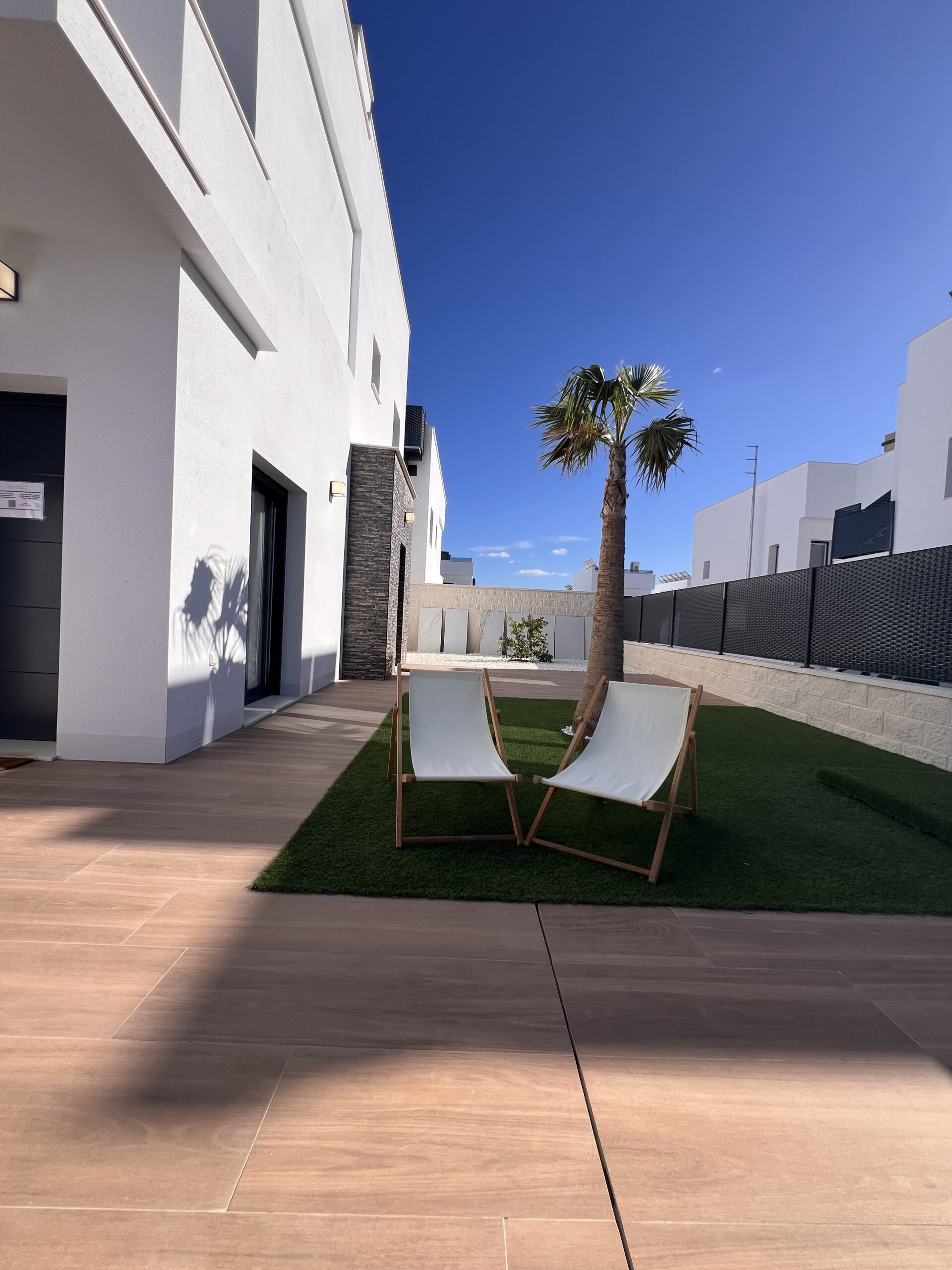 Well-presented garden and terrace, ready for listing your property in Costa Blanca South